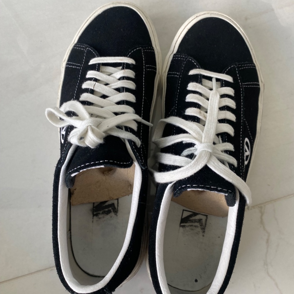 Vans - Picture 5 of 5